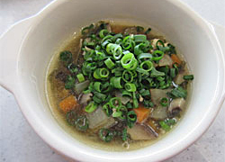 生姜と根菜の冬スープ